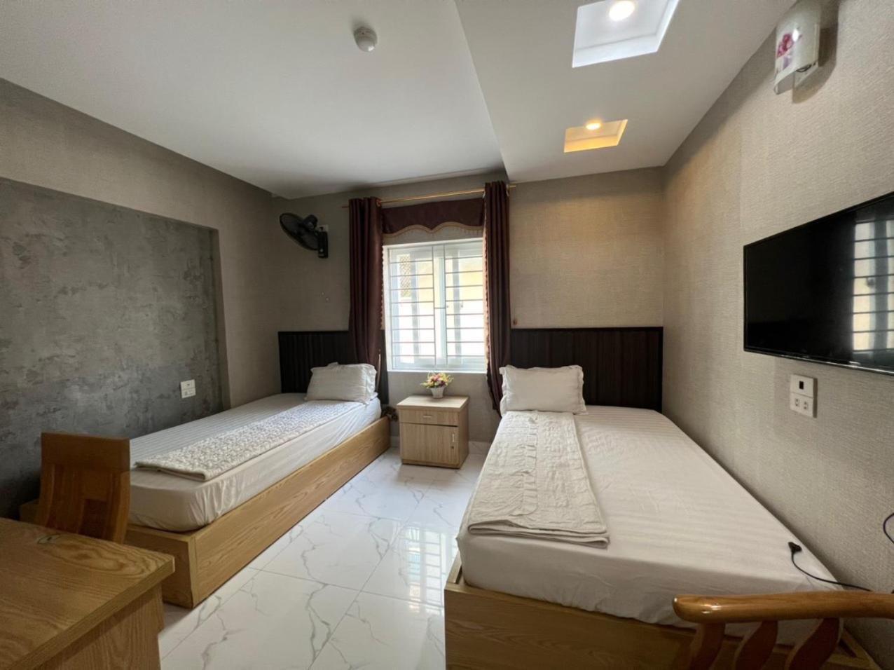 Hoang Ngan 2 Hotel - Tp. Vinh Extérieur photo